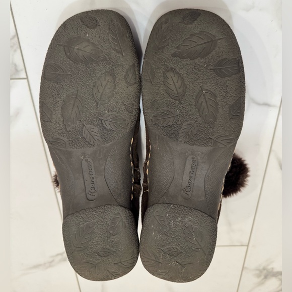 Leather Ankle Boots! - Picture 5 of 8